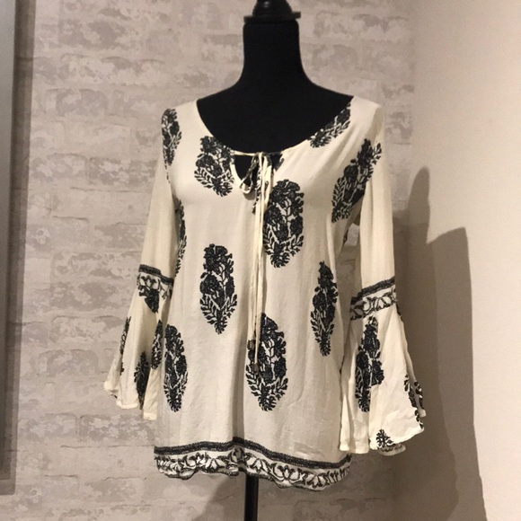 Cream and black feathered top - Picture 1 of 2